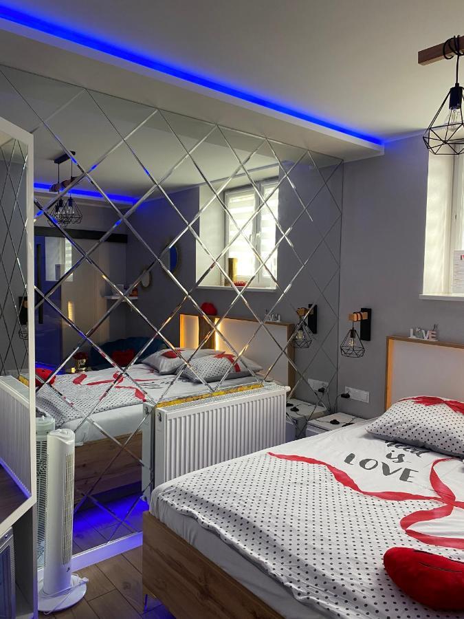 Apartament "Love" Centrum Z Duza Wanna Dla Dwojga Gniezno Extérieur photo