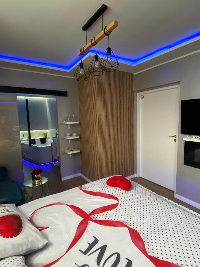 Apartament "Love" Centrum Z Duza Wanna Dla Dwojga Gniezno Extérieur photo